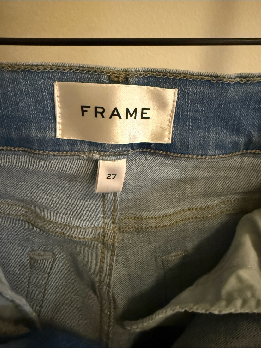 Frame Denim High-Rise Wide Leg Jeans in Light Blue Wash - Picture 9 of 10
